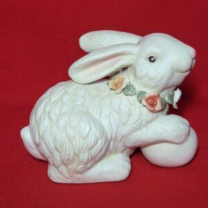 Vintage Ks Collection Bisque Porcelain Easter Bunny Rabbit Figurine Flower Neckl